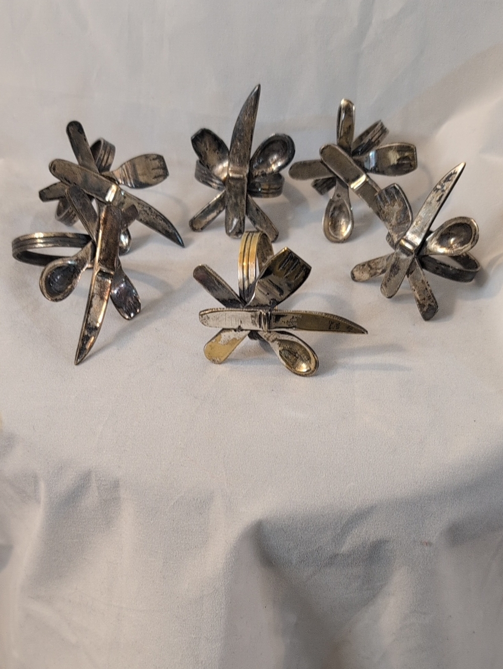Silver Metal Napkin Ring Set - Decorative Flower Design